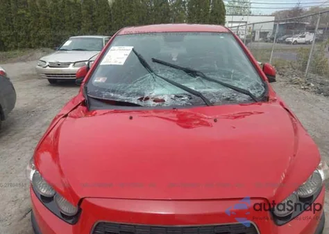 2013 Chevrolet Sonic Lt Auto из США, поврежденный, VIN 1G1JC5SB5D4113120